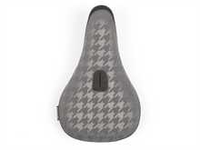 BSD JONESIN PIVOTAL SEAT