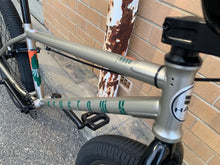 HARO DOWNTOWN 24" GLOSS GRANITE GREY