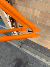 FEDERAL CODE FRAME - 21.25" MATT ORANGE