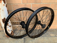 COLONY WASP/PINTOUR WHEEL SET - RHD