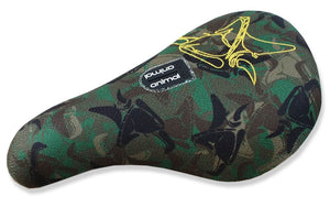 ANIMAL LUV PIVOTAL SEAT CAMO