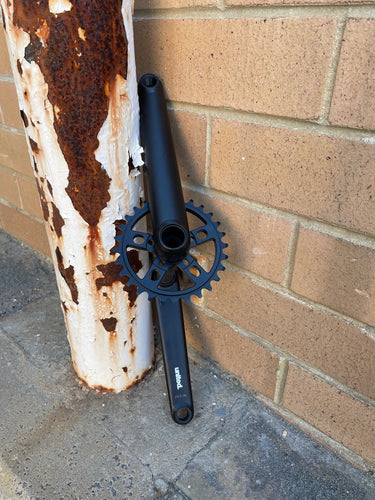 UNITED NASH 170MM CRANKS & METRO 28T SPROCKET COMBO- LHD BOSSLESS