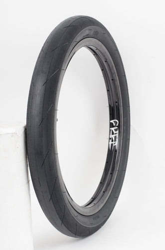CULT FAST AND LOOSE TYRE 20 X 2.4