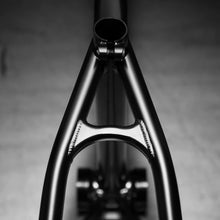 KINK TACTIC FRAME 21.25" BLACK